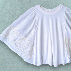 Anthropologie Embroidered Poncho Pullover Top in Off-white, XS